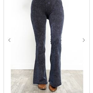 Sapphire Dream Flare Mineral Wash Legging